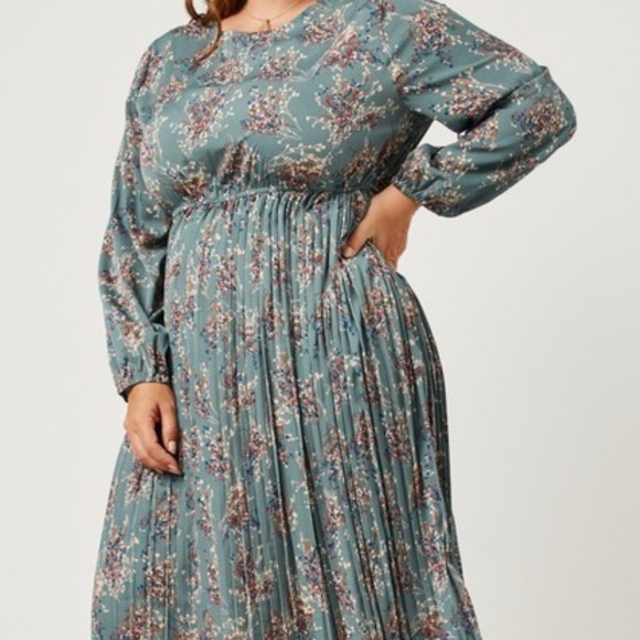 NWT Green Floral Print Maxi Pleated Long Sleeve Women's Dress Plus Sizes - Picture 1 of 10